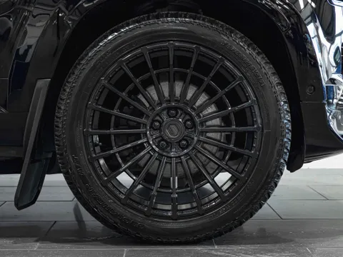 Land Rover Defender 90 X-Dynamic SE D250 URBAN Widetrack — photo 4 of 14