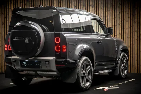 Land Rover Defender 90 X-Dynamic SE 4