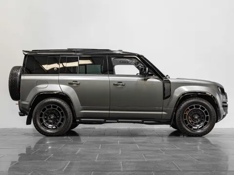 Land Rover Defender OCTA Edition One — photo 4 of 14