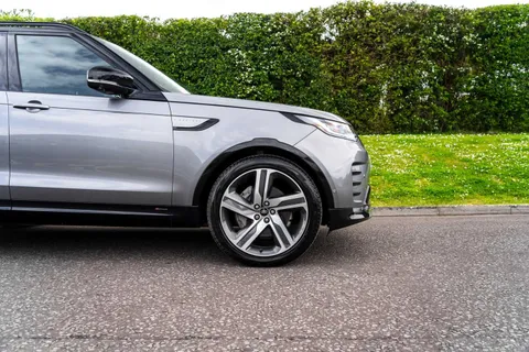 Land Rover Discovery R-Dynamic HSE MHEV 4