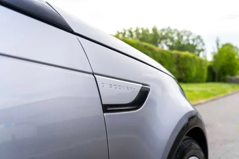 Land Rover Discovery R-Dynamic HSE MHEV 5