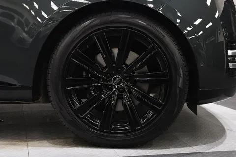 Land Rover Range Rover P400 MHEV Autobiography LWB — photo 3 of 50