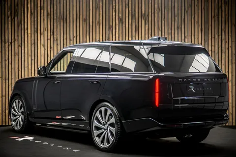 Land Rover Range Rover P400 Autobiography LWB — photo 3 of 46