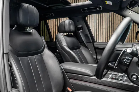 Land Rover Range Rover D350 Autobiography — photo 2 of 38