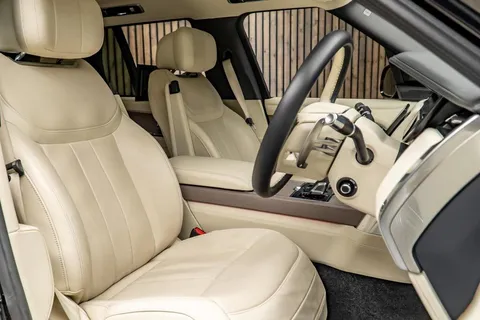 Land Rover Range Rover D350 First Edition — photo 2 of 47