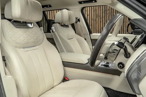 Land Rover Range Rover P530 V8 — photo 2 of 47