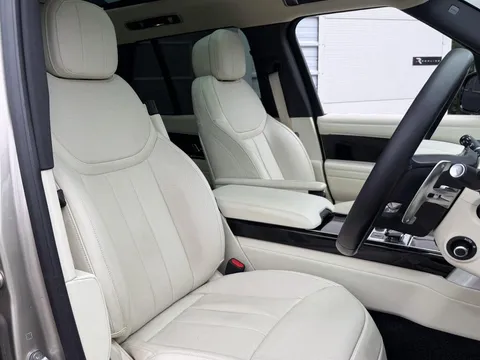 Land Rover Range Rover P440e SE — photo 3 of 3