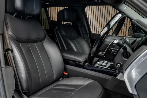 Land Rover Range Rover P550e Autobiography — photo 2 of 46