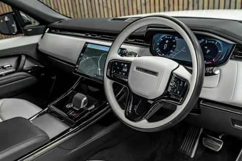 Land Rover Range Rover Sport D300 Dynamic SE — photo 2 of 4