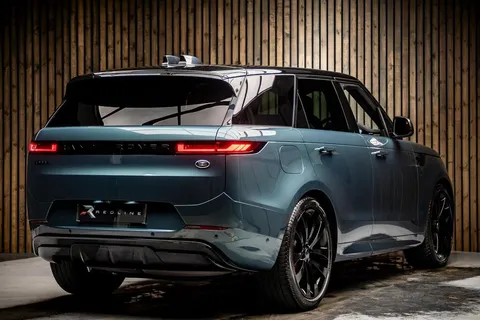 Land Rover Range Rover Sport D300 Dynamic SE — photo 4 of 46