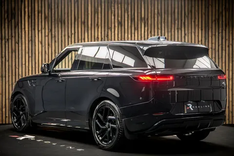 Land Rover Range Rover Sport D300 Dynamic SE — photo 3 of 45