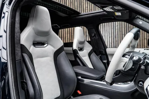 Land Rover Range Rover Sport SVR Carbon Edition — photo 2 of 41
