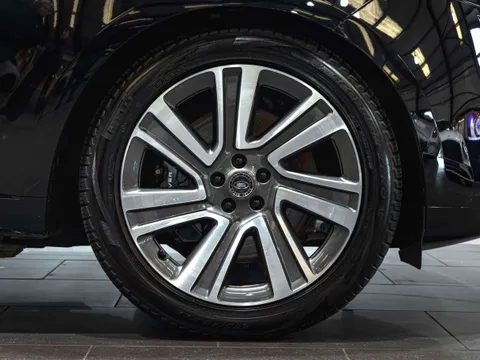 Land Rover Range Rover SV P530 — photo 4 of 13