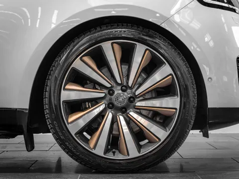 Land Rover Range Rover SV P615 4