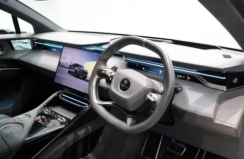 Lotus Eletre — photo 3 of 7