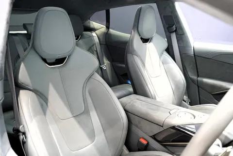 Lotus Eletre — photo 4 of 7