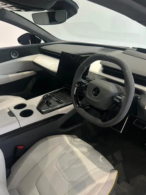 Lotus Emeya 600 Sport SE — photo 3 of 25