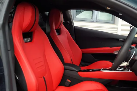 Lotus Emira Turbo First Edition — photo 4 of 36