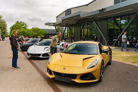 Lotus Emira V6 Turbine Edition — photo 2 of 6