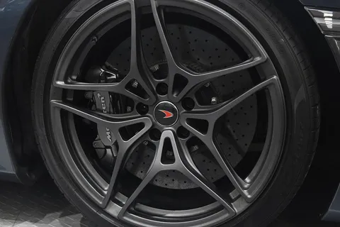 McLaren 720S Launch Edition — photo 2 of 37