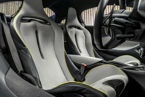 McLaren Artura — photo 2 of 43
