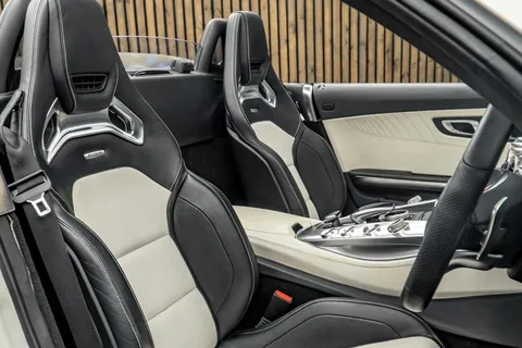 Mercedes-Benz AMG GT Roadster 2