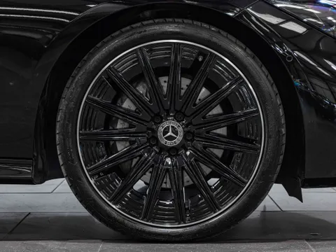 Mercedes-Benz CLE 200h Premier Edition — photo 4 of 12