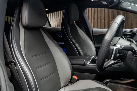 Mercedes-Benz EQE 300 AMG Line Premium — photo 2 of 45