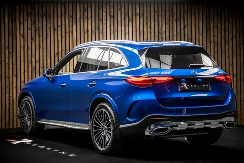 Mercedes-Benz GLC 300h AMG Line Premium Plus 3