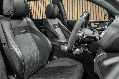 Mercedes-Benz GLS 63 AMG Night Edition Executive — photo 2 of 50