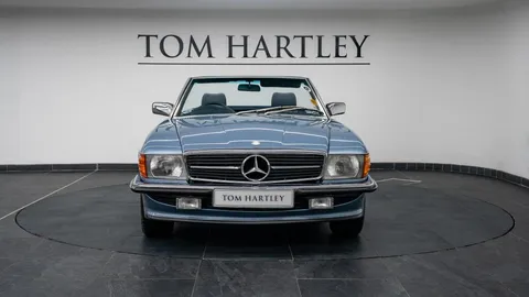 Mercedes-Benz SL 300 — photo 2 of 40
