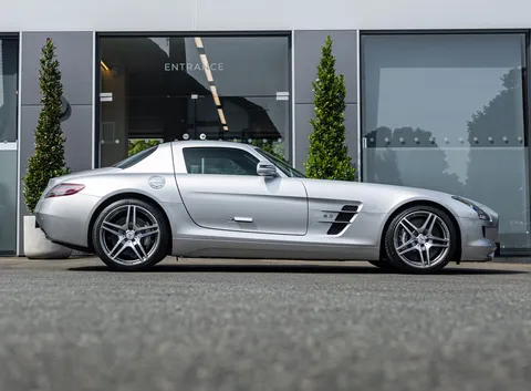 Mercedes-Benz SLS AMG — photo 4 of 36