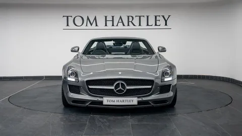 Mercedes-Benz SLS AMG Roadster — photo 2 of 40