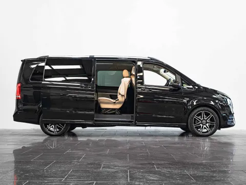 Mercedes-Benz V-Class V300d AMG Line XLWB Senzati Exclusive XL — photo 2 of 14