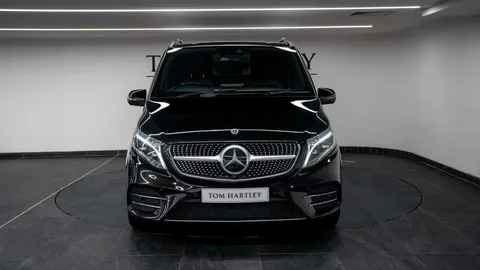 Mercedes-Benz V300d AMG Line Senzati Jet Class — photo 2 of 34