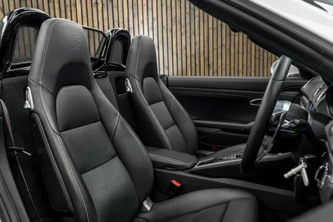 Porsche 718 Boxster Style Edition — photo 2 of 43