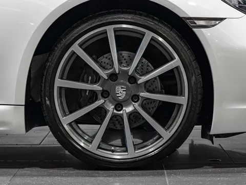 Porsche 718 Boxster — photo 2 of 12