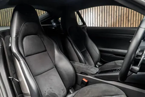 Porsche 718 Cayman GTS — photo 2 of 41