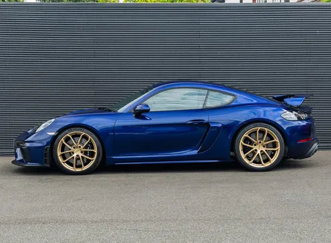 Porsche 718 Cayman GT4 — photo 4 of 39