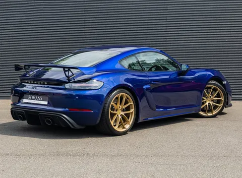 Porsche 718 Cayman GT4 — photo 5 of 39