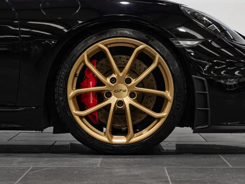 Porsche 718 Cayman GT4 — photo 4 of 15