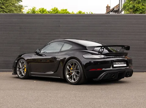 Porsche 718 Cayman GT4 — photo 5 of 50