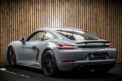 Porsche 718 Cayman 3