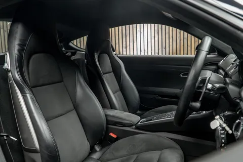 Porsche 718 Cayman GTS 2