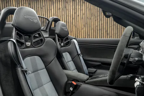 Porsche 718 Spyder RS — photo 2 of 44