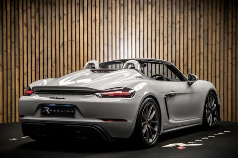 Porsche 718 Spyder 4
