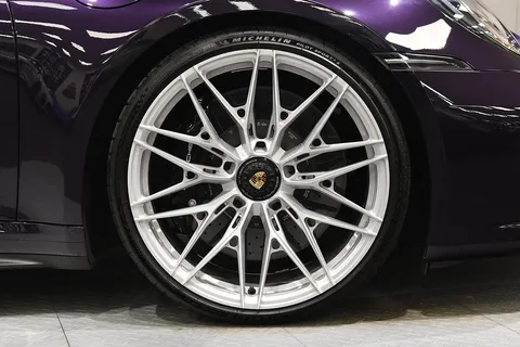 Porsche 911 Carrera GTS — photo 3 of 49