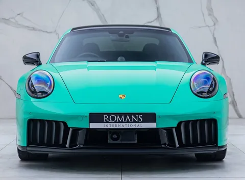 Porsche 911 Carrera GTS — photo 5 of 41