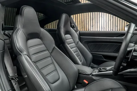 Porsche 911 Turbo S — photo 2 of 48