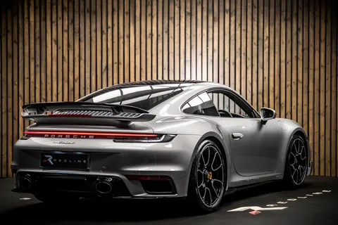 Porsche 911 Turbo S — photo 4 of 48